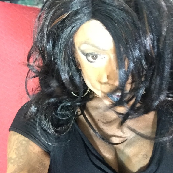 Meet your Posher, Kim - Picture 5 of 8